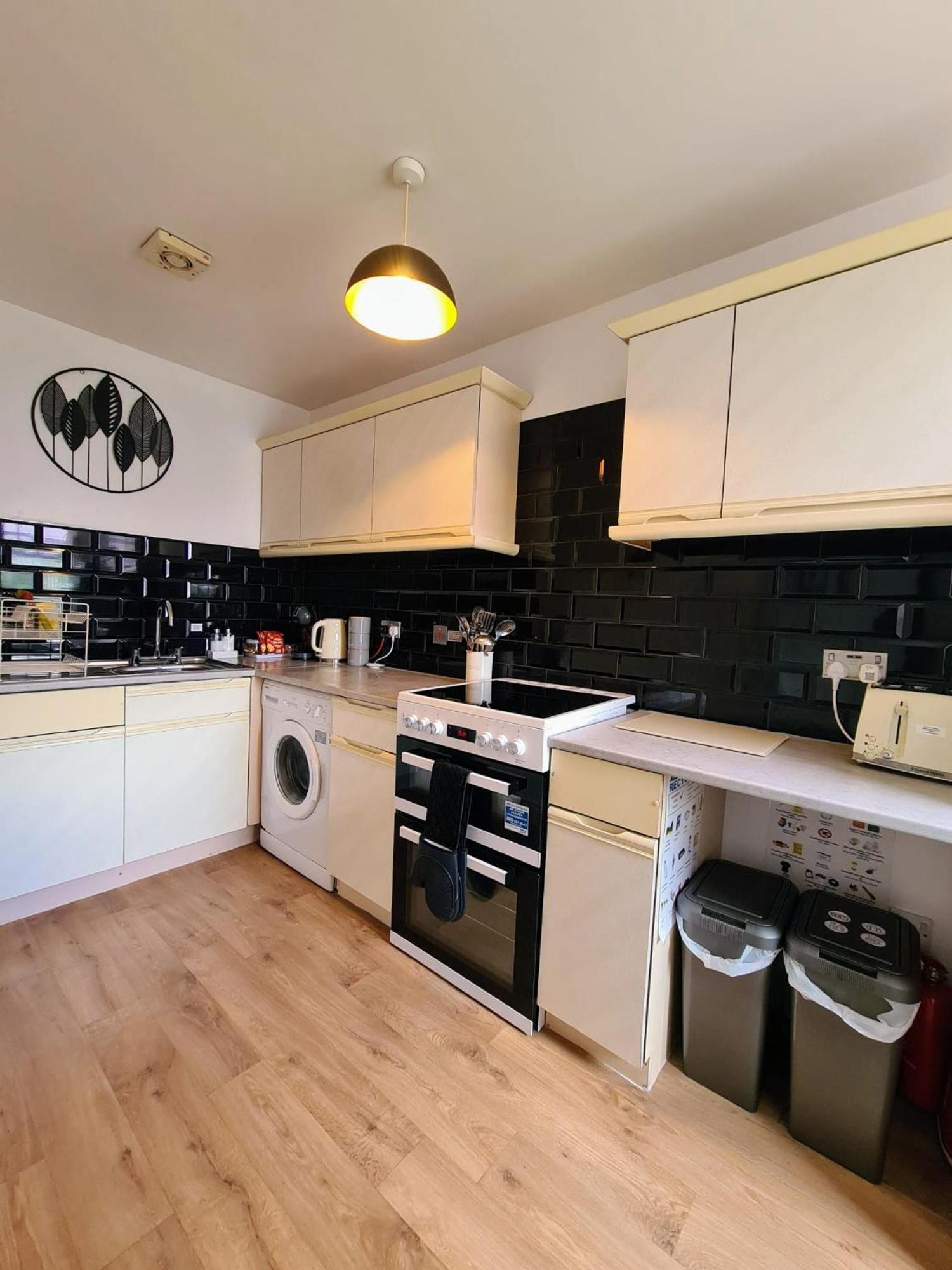 Vale View Apartment, Prestatyn, North Wales - A Stylish, Dog-Friendly Holiday Let Just A 5 Min Walk To Beach & Town! Esterno foto